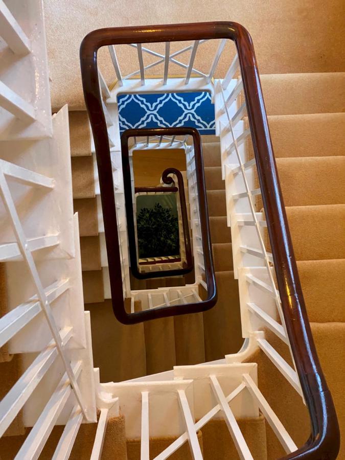 Pass The Keys Superbly Located Handsome Georgian Townhouse シュルーズベリー エクステリア 写真