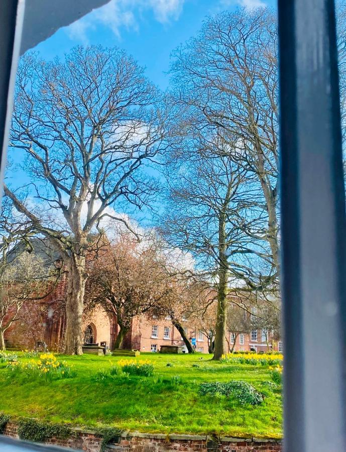 Pass The Keys Superbly Located Handsome Georgian Townhouse シュルーズベリー エクステリア 写真