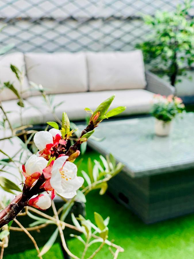 Pass The Keys Superbly Located Handsome Georgian Townhouse シュルーズベリー エクステリア 写真