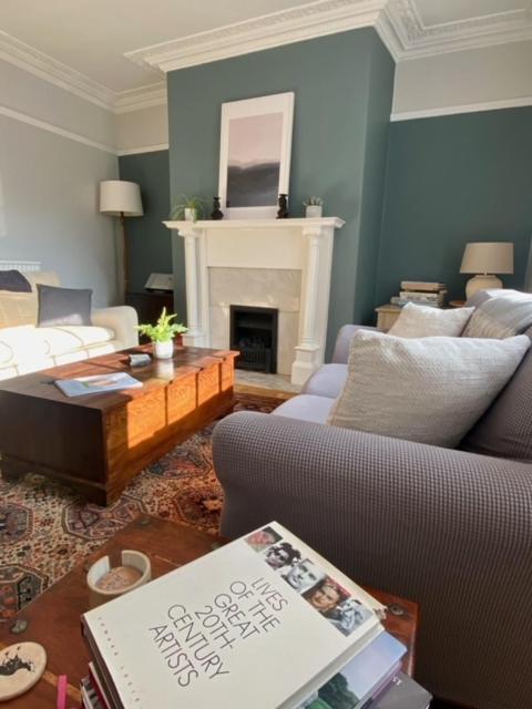 Pass The Keys Superbly Located Handsome Georgian Townhouse シュルーズベリー エクステリア 写真