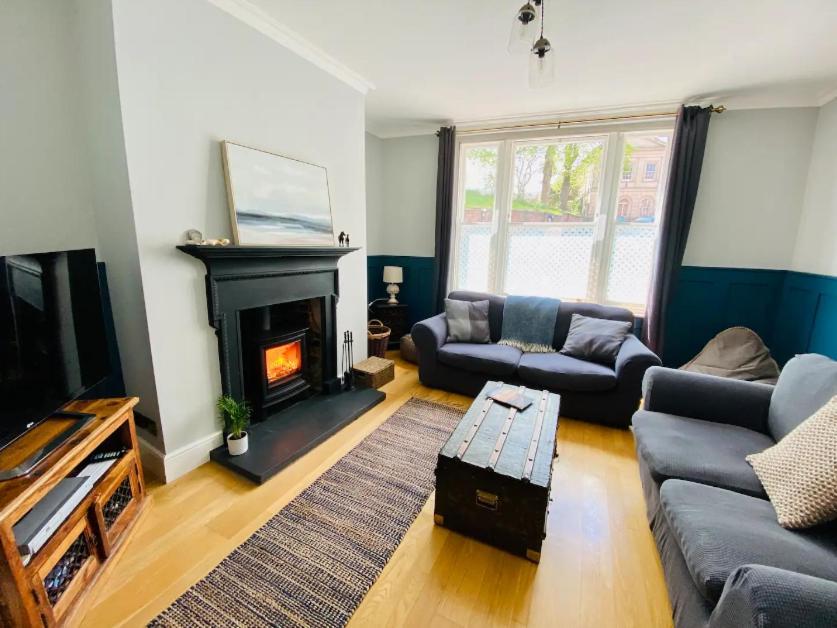 Pass The Keys Superbly Located Handsome Georgian Townhouse シュルーズベリー エクステリア 写真